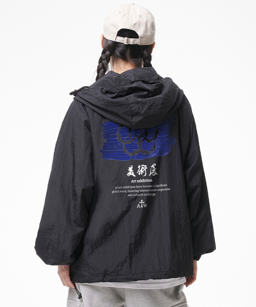 ARTISTWEAR（アーティストウェア）の「[ATW]エクスビションフード風防（ナイロンジャケット・レディース・ブラック・MEDIUM/LARGE/X-LARGE/XX-LARGE）」の4枚目の写真