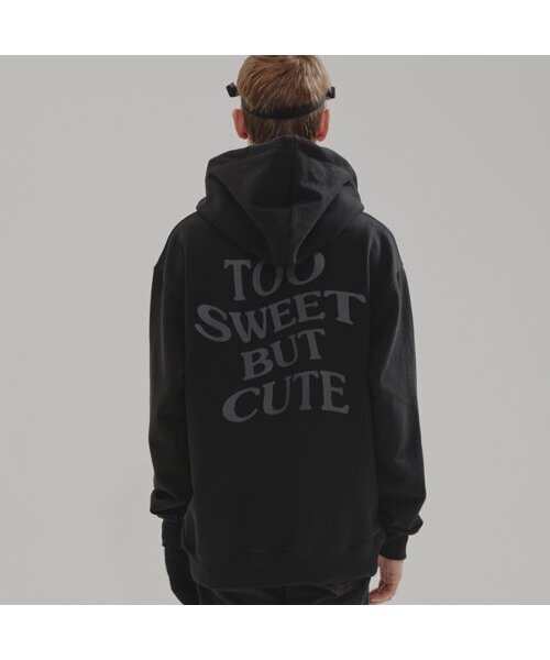 DYSFUNCT（ディスファンクト）の「TOO SWEET BUT CUTE HOODIE (BLACK/BLACK)（パーカー・レディース・その他・MEDIUM/LARGE）」の2枚目の写真