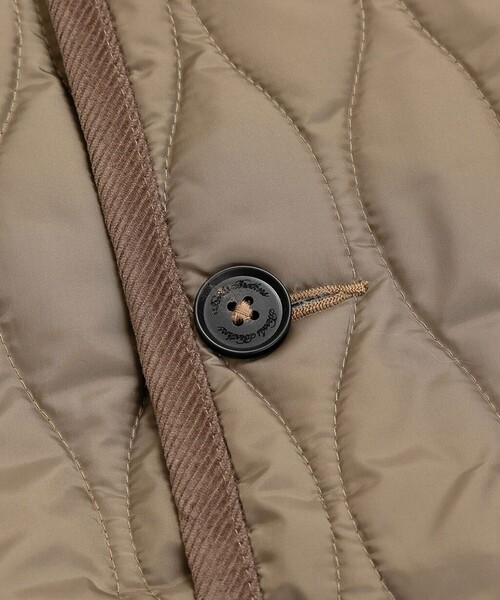 BROOKS BROTHERS（ブルックスブラザーズ）の「Brooks Brothers×LAVENHAM　ソーンハム　キルティングベスト　Made in UK（ベスト・レディース・ダークネイビー/ブラウン・X-SMALL/SMALL）」の4枚目の写真