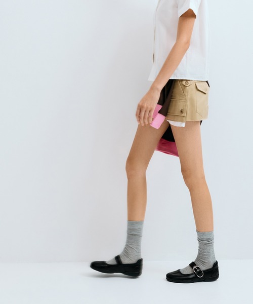 CHARLES & KEITH（チャールズ & キース）の「Louise ルーイ バックルストラップ メリージェーンスニーカー（スニーカー・レディース・グレー/ブラック・25.5cm/25cm/24.5cm/23.5cm/23cm/22.5cm）」の4枚目の写真