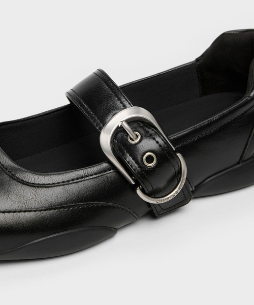 CHARLES & KEITH（チャールズ & キース）の「Louise ルーイ バックルストラップ メリージェーンスニーカー（スニーカー・レディース・グレー/ブラック・25.5cm/25cm/24.5cm/23.5cm/23cm/22.5cm）」の8枚目の写真