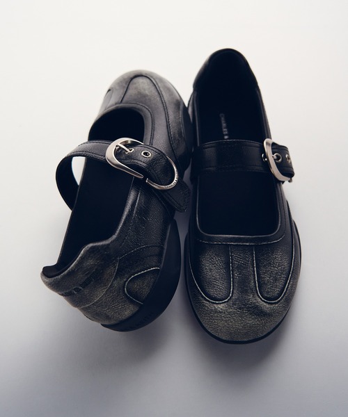 CHARLES & KEITH（チャールズ & キース）の「Louise ルーイ バックルストラップ メリージェーンスニーカー（スニーカー・レディース・グレー/ブラック・25.5cm/25cm/24.5cm/23.5cm/23cm/22.5cm）」の16枚目の写真