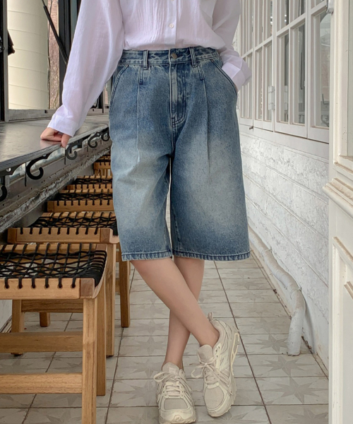 BBAEBBAE（ペッペ）の「ワンタックバミューダデニムハーフショートパンツ（その他パンツ・レディース・ブルー・36/34/32/30/28）」の4枚目の写真