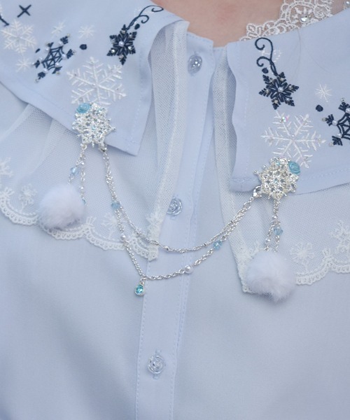 axes femme（アクシーズファム）の「雪薔薇モチーフ襟クリップ（その他雑貨・レディース・ゴールド/シルバー・FREE）」の2枚目の写真