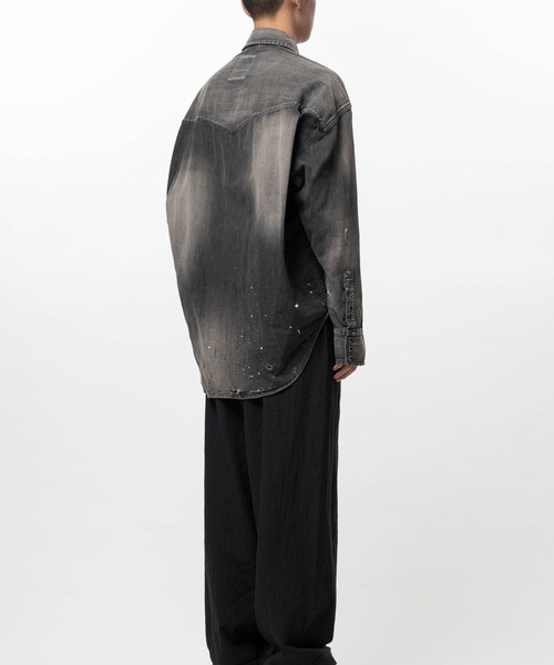 Maison MIHARA YASUHIRO（メゾンミハラヤスヒロ）の「Kids Sticker Printed Denim Shirt（シャツ/ブラウス・メンズ・ブラック/インディゴブルー・44/48/46）」の9枚目の写真