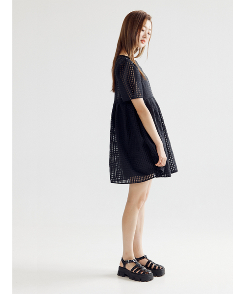 BOMNAL BOUTIQUE(ボムナルブティック)の「チェックボリュームミニドレス_ブラック(ワンピース・レディース・その他・SMALL/MEDIUM)」の3枚目の写真
