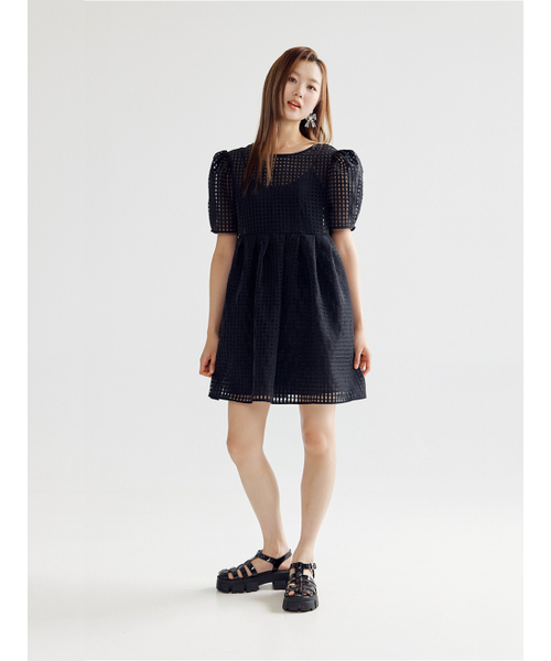 BOMNAL BOUTIQUE(ボムナルブティック)の「チェックボリュームミニドレス_ブラック(ワンピース・レディース・その他・SMALL/MEDIUM)」の4枚目の写真