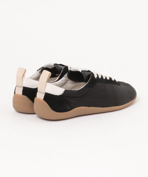 KENZO（ケンゾー）の「'KENZO Striker' ロートップ フラット スニーカー（スニーカー・メンズ・ブラック系その他・42/41/40）」の2枚目の写真