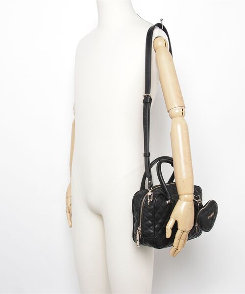 Guess(ゲス)の「ATABEY Box Satchel ハンドバッグ (ハンドバッグ・レディース・ブラック・ONE SIZE)」の19枚目の写真