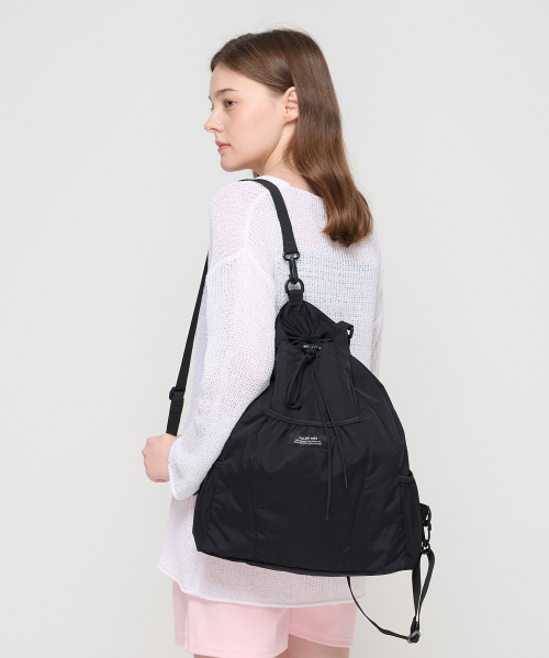 ROIDESROIS(ロワデロワ)の「ドローストリングバックパック (ブラック)(バックパック/リュック・レディース・その他・FREE)」の4枚目の写真