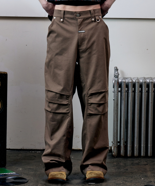 THEVINYLHOUSE(ザバイニルハウス)の「CURVED KNEE DART PANTS BROWN(その他パンツ・メンズ・その他・L/S/M)」の2枚目の写真