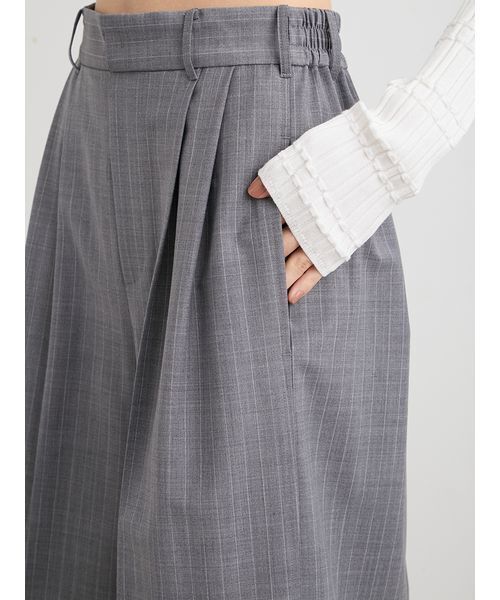 MIESROHE（ミースロエ）の「ウーステッドハーフパンツ（その他パンツ・レディース・ライトベージュ/ストライプ・1/0）」の11枚目の写真