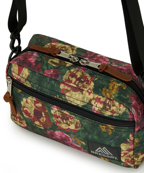 GREGORY(グレゴリー)の「パデッドショルダーポーチM PADDED SHOULDER POUCH M ボタニカルタペストリー(ショルダーバッグ・メンズ・レッド系その他・ONE SIZE)」の7枚目の写真