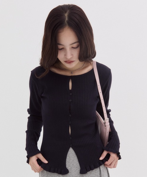 FUULLY STUDIO(フーリィーステューディオ)の「フリルヘムリブカーディガン(カーディガン/ボレロ・レディース・ライトグリーン/ブラック/アイボリー・FREE)」の19枚目の写真