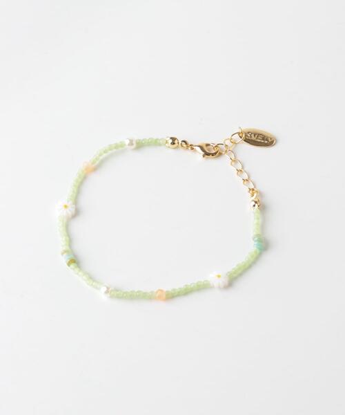 SMELLY(スメリー)の「フラワーモチーフカラフルビーズブレスレット(ブレスレット・レディース・グリーン・-)」の8枚目の写真