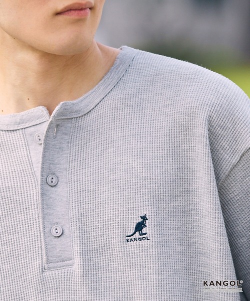 KANGOL(カンゴール)の「KANGOL/カンゴール 別注 ロゴ ワンポイント刺繍 ヘンリーネック ショート丈 ワッフル 半袖Tシャツ(Tシャツ/カットソー・メンズ・杢グレー/オフホワイト/オリーブ系/ブラック/グレイッシュベージュ/ブルーグレー/ダークブラウン/ダークネイビー/チャコール・S/L/M)」の14枚目の写真