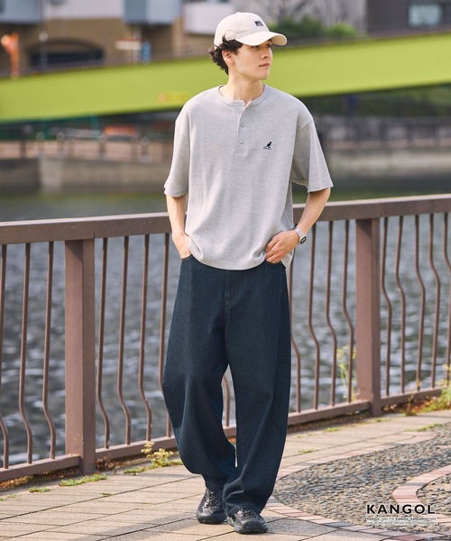 KANGOL(カンゴール)の「KANGOL/カンゴール 別注 ロゴ ワンポイント刺繍 ヘンリーネック ショート丈 ワッフル 半袖Tシャツ(Tシャツ/カットソー・メンズ・杢グレー/オフホワイト/オリーブ系/ブラック/グレイッシュベージュ/ブルーグレー/ダークブラウン/ダークネイビー/チャコール・S/L/M)」の17枚目の写真