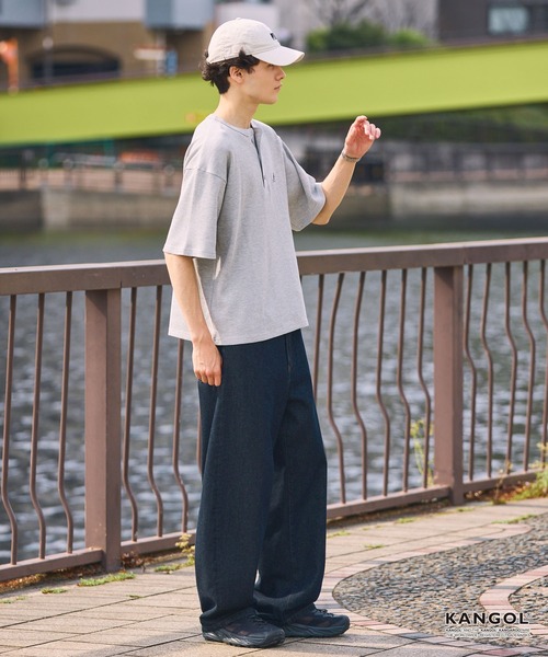 KANGOL(カンゴール)の「KANGOL/カンゴール 別注 ロゴ ワンポイント刺繍 ヘンリーネック ショート丈 ワッフル 半袖Tシャツ(Tシャツ/カットソー・メンズ・杢グレー/オフホワイト/オリーブ系/ブラック/グレイッシュベージュ/ブルーグレー/ダークブラウン/ダークネイビー/チャコール・S/L/M)」の18枚目の写真