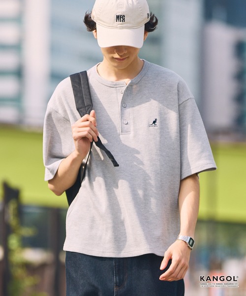 KANGOL(カンゴール)の「KANGOL/カンゴール 別注 ロゴ ワンポイント刺繍 ヘンリーネック ショート丈 ワッフル 半袖Tシャツ(Tシャツ/カットソー・メンズ・杢グレー/オフホワイト/オリーブ系/ブラック/グレイッシュベージュ/ブルーグレー/ダークブラウン/ダークネイビー/チャコール・S/L/M)」の20枚目の写真