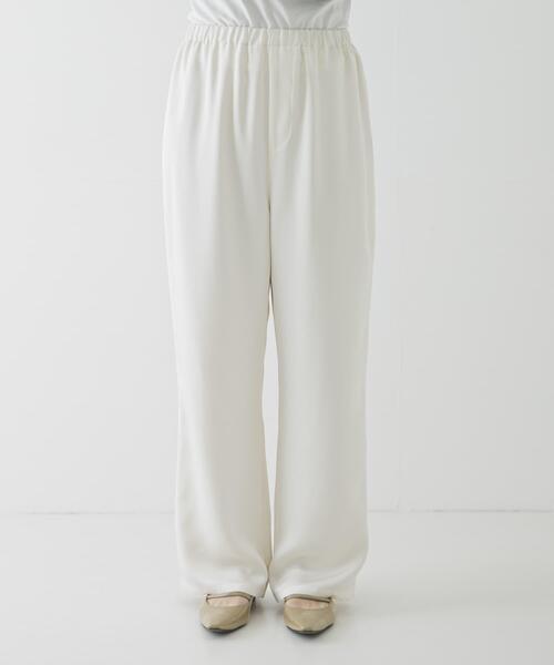 URBAN RESEARCH（アーバンリサーチ）の「サテンイージーセミフレアパンツ（その他パンツ・レディース・オフホワイト/ブラック・38/36）」の8枚目の写真
