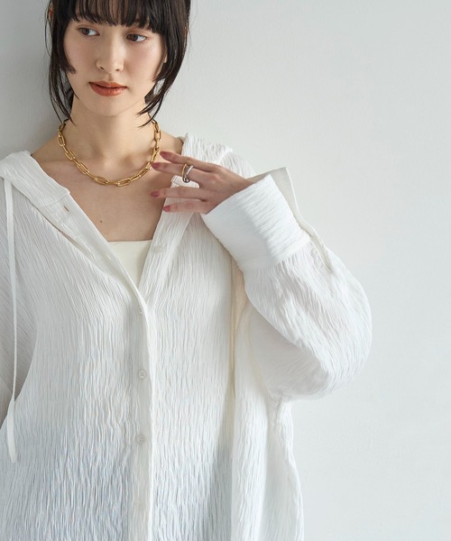 meilmada（メイルマダ）の「フード付きオーバーサイズシャツ（シャツ/ブラウス・レディース・ブラック/ホワイト・FREE）」の6枚目の写真