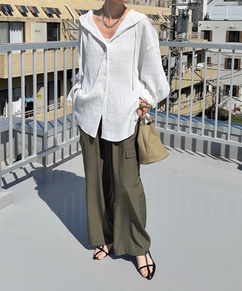 meilmada（メイルマダ）の「フード付きオーバーサイズシャツ（シャツ/ブラウス・レディース・ブラック/ホワイト・FREE）」の11枚目の写真