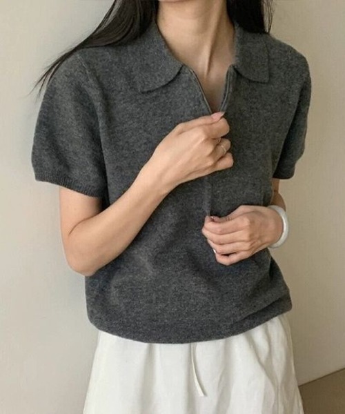Ritzy(リッツィー)の「ジップアップポロニットトップス(Tシャツ/カットソー・レディース・ライトグレー/ダークグレー/ネイビー/イエロー/ホワイト・M/L)」の4枚目の写真