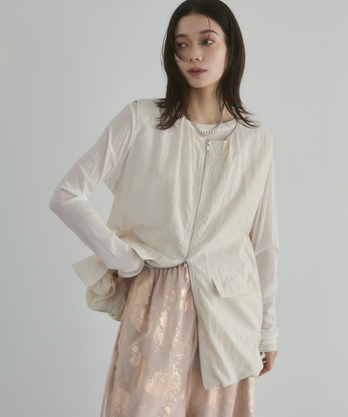 hunch（ハンチ）の「ナイロン ベスト（ベスト・レディース・ブラック/アイボリー/セージグリーン・FREE）」の4枚目の写真