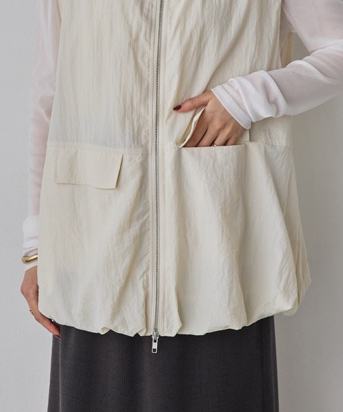 hunch（ハンチ）の「ナイロン ベスト（ベスト・レディース・ブラック/アイボリー/セージグリーン・FREE）」の12枚目の写真