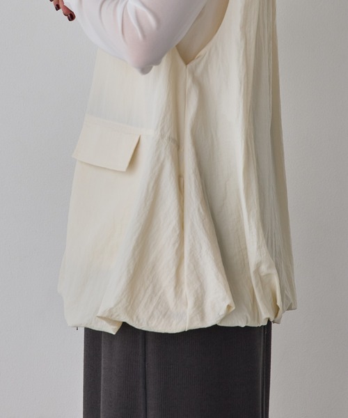 hunch（ハンチ）の「ナイロン ベスト（ベスト・レディース・ブラック/アイボリー/セージグリーン・FREE）」の13枚目の写真