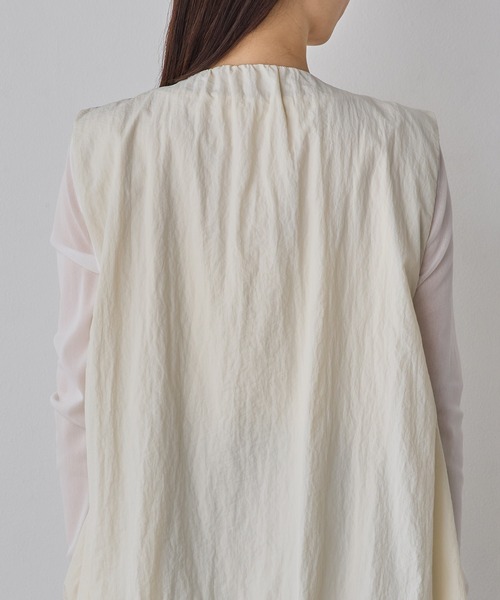 hunch（ハンチ）の「ナイロン ベスト（ベスト・レディース・ブラック/アイボリー/セージグリーン・FREE）」の14枚目の写真