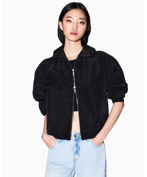 ARMANI EXCHANGE(アルマーニエクスチェンジ)の「【A|X アルマーニ エクスチェンジ】ビッグポケット フーデッドブルゾンジャケット(ブルゾン・レディース・ブラック/サンドベージュ・LARGE/MEDIUM/SMALL/X-SMALL)」の2枚目の写真