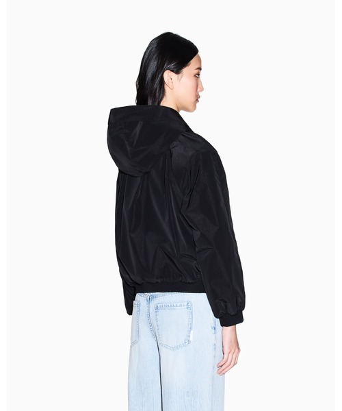 ARMANI EXCHANGE(アルマーニエクスチェンジ)の「【A|X アルマーニ エクスチェンジ】ビッグポケット フーデッドブルゾンジャケット(ブルゾン・レディース・ブラック/サンドベージュ・LARGE/MEDIUM/SMALL/X-SMALL)」の6枚目の写真
