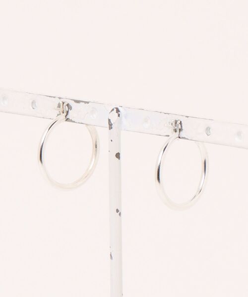 ARCHIVER(アーカイバ)の「【Pledge】 Silver 925 Hoop Earrings(ピアス(両耳用)・メンズ・シルバー・FREE)」の3枚目の写真