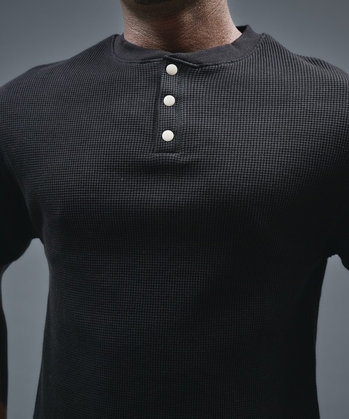 ANDER HUNK（アンダーハンク）の「Metal Henry neck Thermal T/ メタルヘンリーネックサーマルT（Tシャツ/カットソー・メンズ・レッド系その他/パープル/ブラック/グレー系その他・SMALL/LARGE/MEDIUM）」の21枚目の写真