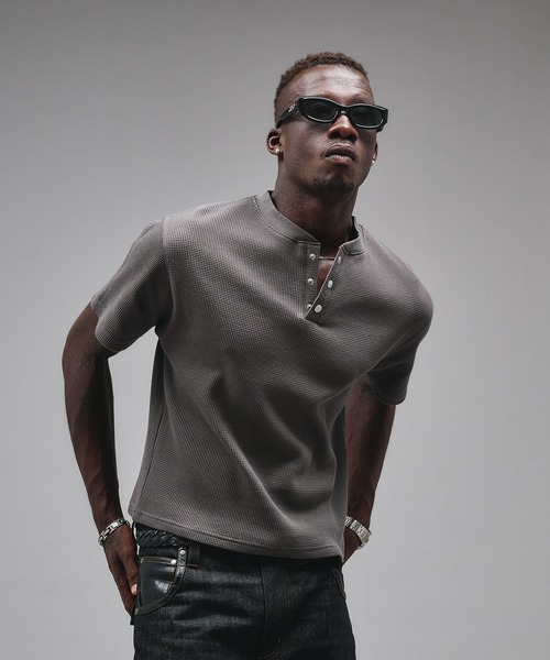 ANDER HUNK(アンダーハンク)の「Metal Henry neck Thermal T/ メタルヘンリーネックサーマルT(Tシャツ/カットソー・メンズ・バーガンディー/パープル/ブラック/グレー系その他/グレー・SMALL/LARGE/MEDIUM)」の13枚目の写真