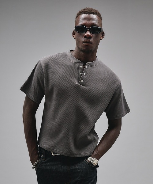ANDER HUNK(アンダーハンク)の「Metal Henry neck Thermal T/ メタルヘンリーネックサーマルT(Tシャツ/カットソー・メンズ・バーガンディー/パープル/ブラック/グレー系その他/グレー・SMALL/LARGE/MEDIUM)」の10枚目の写真