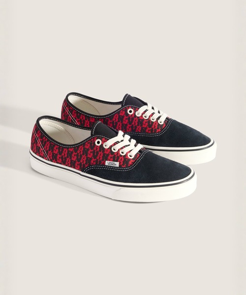 VANS(バンズ)の「オーセンティック / Authentic BLACK/RACING RED VN000EGABRR1(スニーカー・メンズ・ブラック×レッド・5/5.5/6/6.5/7/7.5/8/8.5/9/9.5/10/10.5/11/11.5/12)」の2枚目の写真