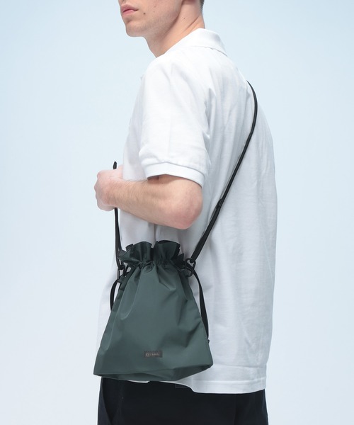 SML(エスエムエル)の「SML (エスエムエル) 巾着バッグ MULTI POCKET DRAWSTRING M テフロン ショルダーバッグ ミニバッグ ドローストリングバッグ K904094(ショルダーバッグ・メンズ・グレー/ブラック/グリーン・ONE SIZE)」の3枚目の写真