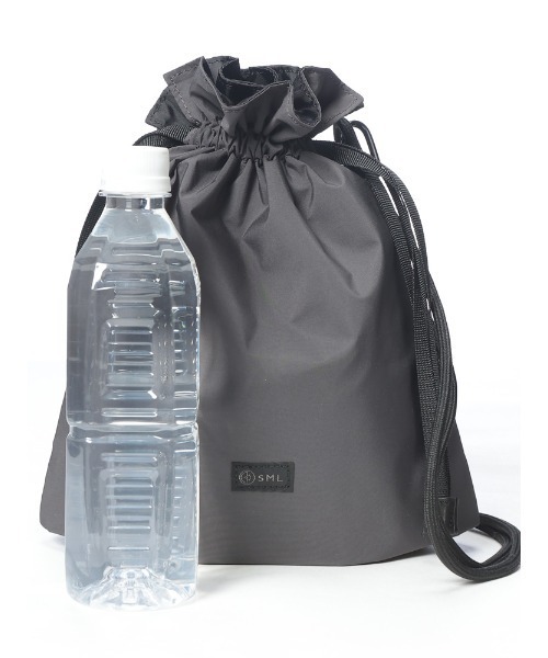 SML(エスエムエル)の「SML (エスエムエル) 巾着バッグ MULTI POCKET DRAWSTRING M テフロン ショルダーバッグ ミニバッグ ドローストリングバッグ K904094(ショルダーバッグ・メンズ・グレー/ブラック/グリーン・ONE SIZE)」の5枚目の写真