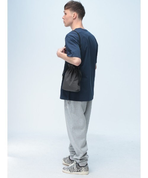 SML(エスエムエル)の「SML (エスエムエル) 巾着バッグ MULTI POCKET DRAWSTRING M テフロン ショルダーバッグ ミニバッグ ドローストリングバッグ K904094(ショルダーバッグ・メンズ・グレー/ブラック/グリーン・ONE SIZE)」の6枚目の写真
