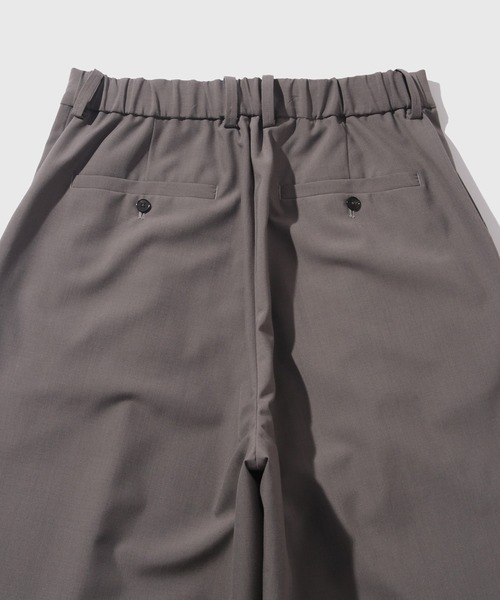 ADAM ET ROPE'(アダムエロペ)の「ドライウーステッドワイドショートスラックス(その他パンツ・メンズ・グレー/ブラック・M/L)」の9枚目の写真