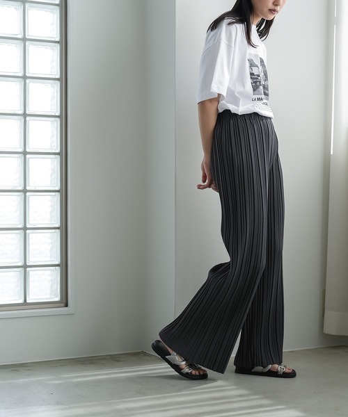 mili an deni(ミリアンデニ)の「セルフカットプリーツパンツ(その他パンツ・レディース・アッシュグレー/チャコールグレー/ブラック・M)」の16枚目の写真