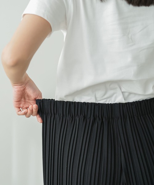 mili an deni(ミリアンデニ)の「セルフカットプリーツパンツ(その他パンツ・レディース・アッシュグレー/チャコールグレー/ブラック・M)」の5枚目の写真