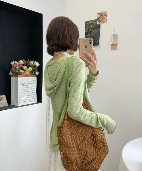GEMEDA（ジェメダ）の「薄手フード付きヘンリーネック長袖トップス（Tシャツ/カットソー・レディース・ダークグレー/グレー/グリーン・M）」の10枚目の写真