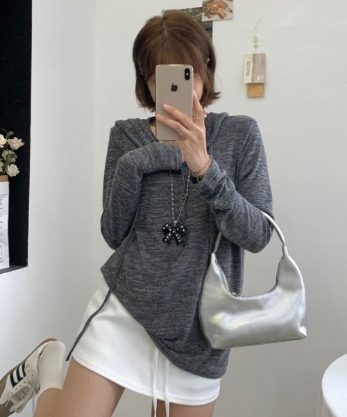 GEMEDA（ジェメダ）の「薄手フード付きヘンリーネック長袖トップス（Tシャツ/カットソー・レディース・ダークグレー/グレー/グリーン・M）」の16枚目の写真