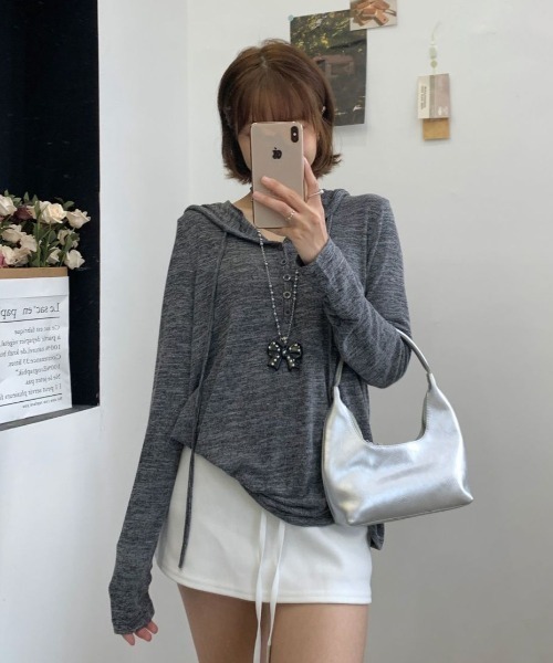 GEMEDA（ジェメダ）の「薄手フード付きヘンリーネック長袖トップス（Tシャツ/カットソー・レディース・ダークグレー/グレー/グリーン・M）」の17枚目の写真