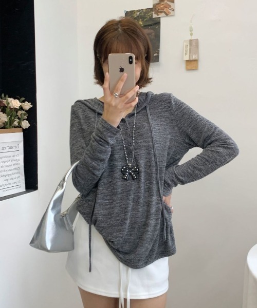 GEMEDA（ジェメダ）の「薄手フード付きヘンリーネック長袖トップス（Tシャツ/カットソー・レディース・ダークグレー/グレー/グリーン・M）」の18枚目の写真