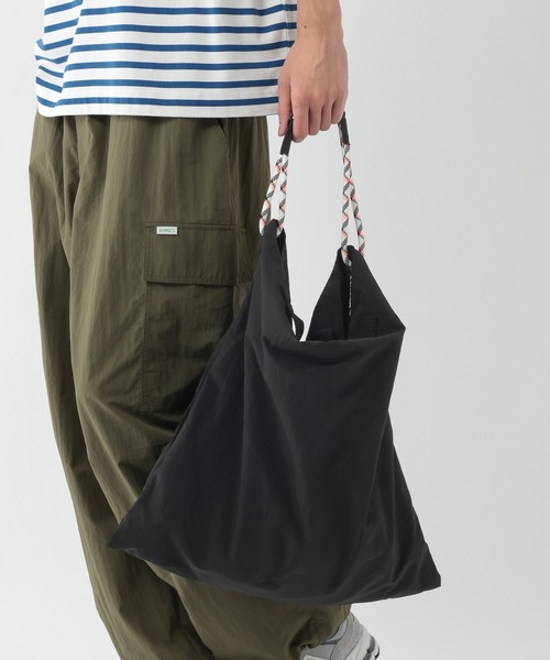 GEORGE'S（ジョージズ）の「バンダナトートBAG（ショルダーバッグ・メンズ・ブラック/ブルー・FREE）」の2枚目の写真