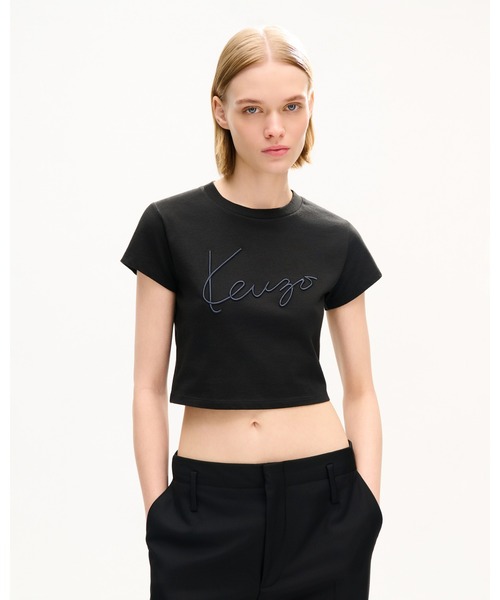 KENZO（ケンゾー）の「'KENZO Signature' エンブロイダリー クロップド Tシャツ イン コットン（Tシャツ/カットソー・レディース・ブラック系その他5・MEDIUM/SMALL/X-SMALL）」の4枚目の写真